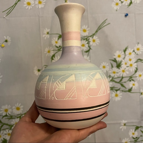 Vintage indigenous Navajo pastel stripe hand carved hand made pottery vase - Picture 2 of 7
